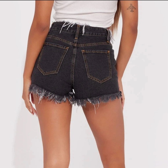 NWT Fashion Nova Most Wanted Denim Cut Off Short - Black Size 5 - Picture 2 of 7